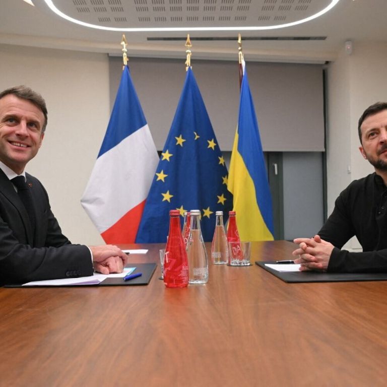 Macron, "Moldavia a rischio se non arginiamo Putin"