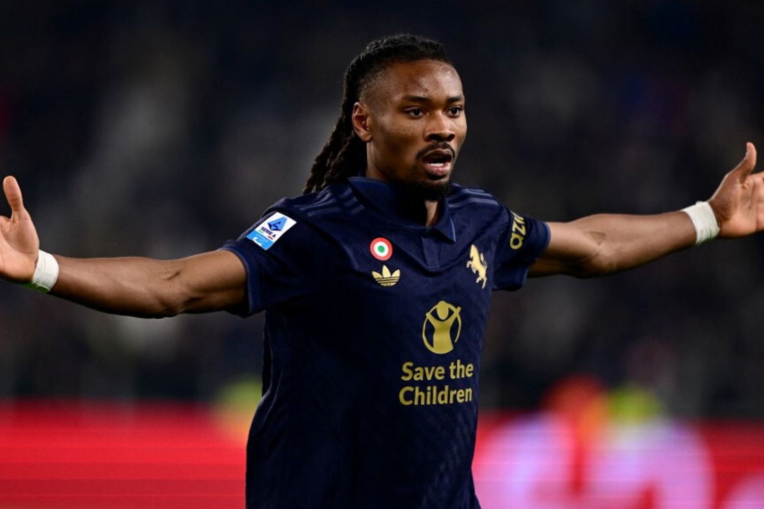 La Juventus batte il Verona 2-0 e comincia a 'vedere' l'Inter