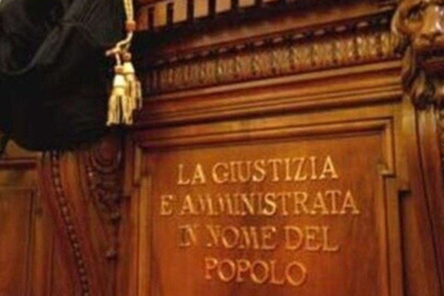 Tenta di uccidere il marito con il topicida, condannata a 10 anni