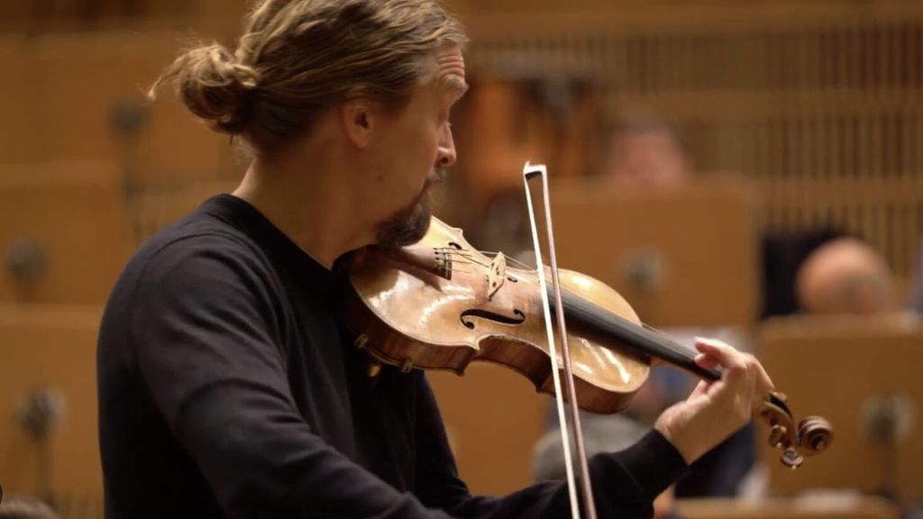 Il violinista che ha cancellato il tour americano perché contrario alle politiche di Trump
