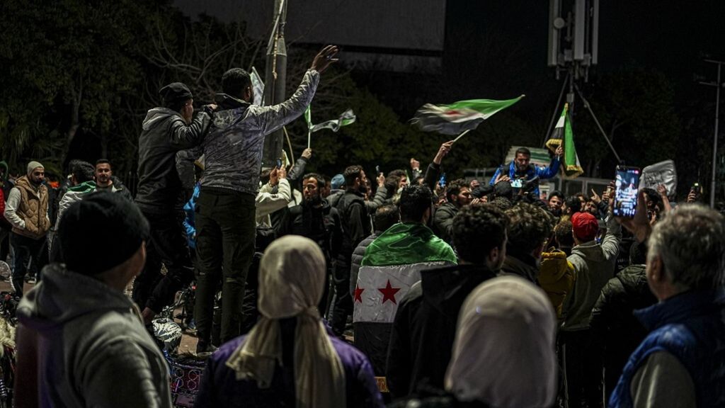 Siria, l'ex interprete di Assad: "Gli alawiti sono la spina dorsale del regime"
