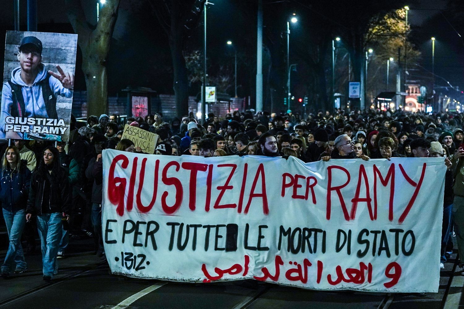 Non si trova più il palo del semaforo sotto al quale rimase incastrato Ramy