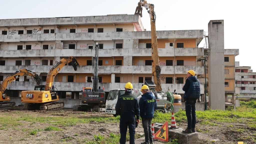 Vela Gialla a Scampia, al via i lavori di demolizione