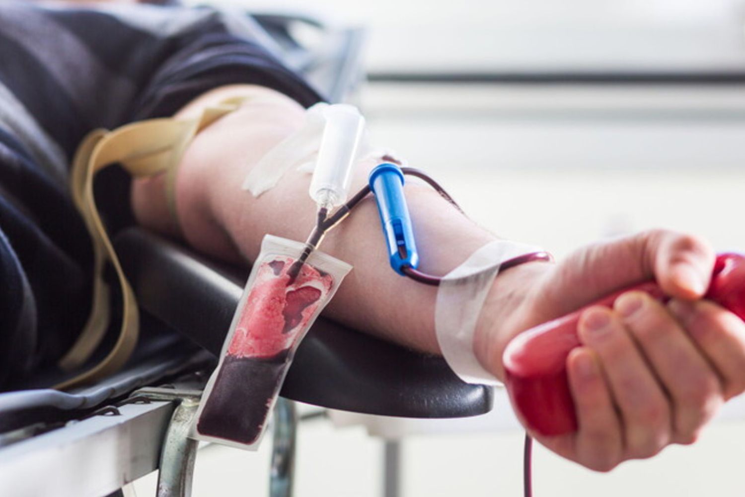 Donare il sangue con regolarità fa bene all'organismo