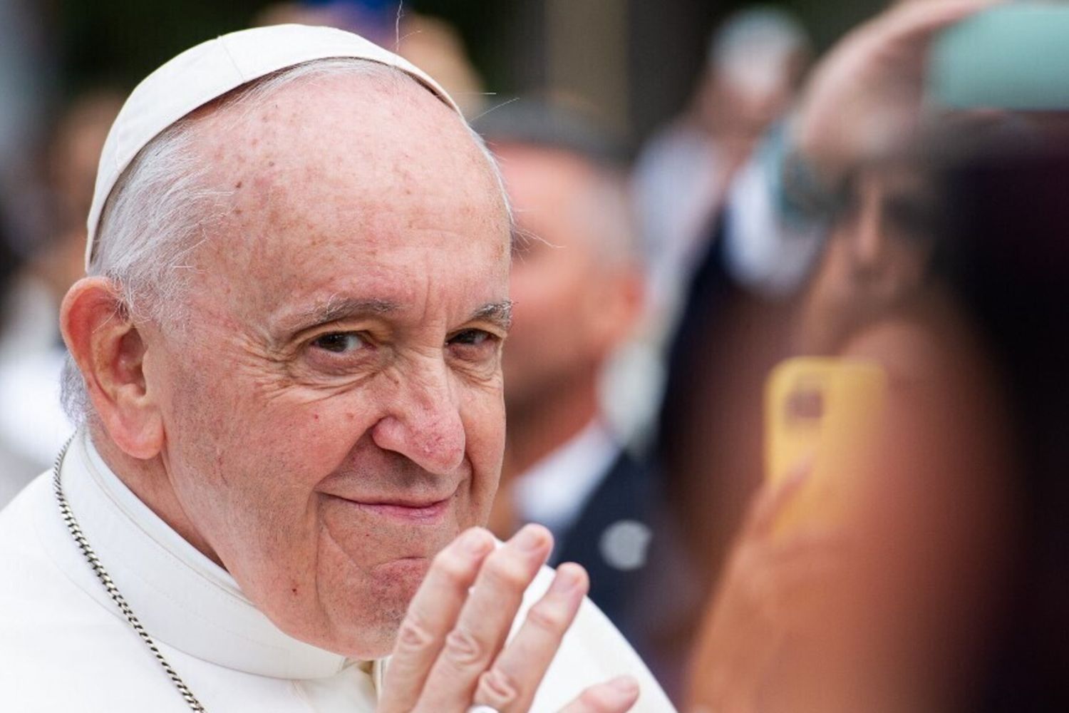 Nyt celebra Papa Francesco, "è il faro per gli americani persi nella tempesta Trump"