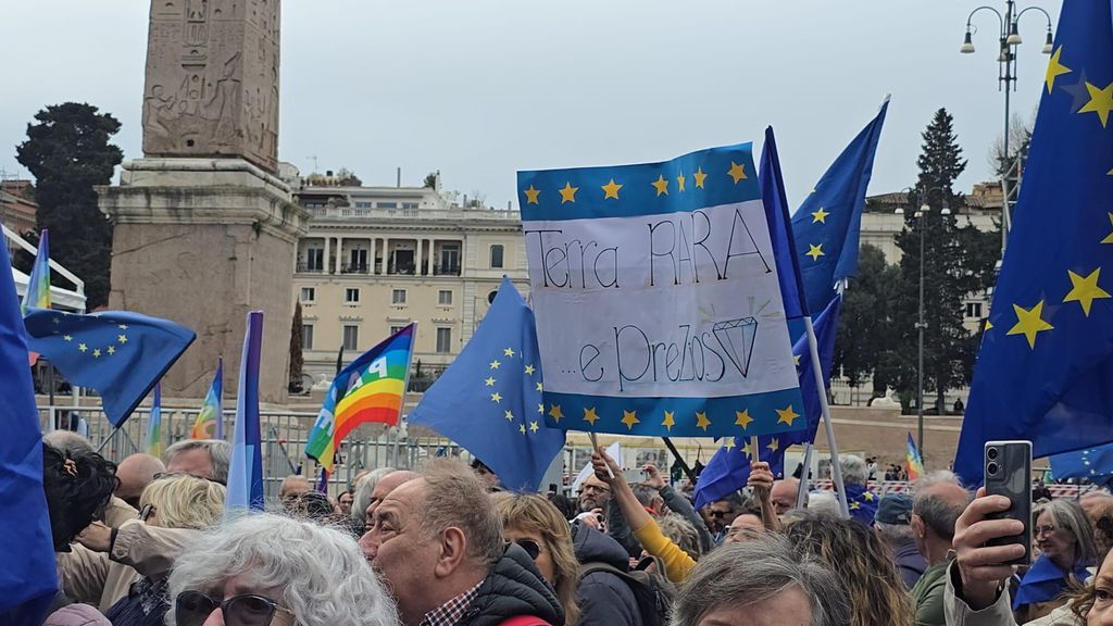 Piazza del Popolo gremita per l'Europa. Serra: "Diversi ma insieme"