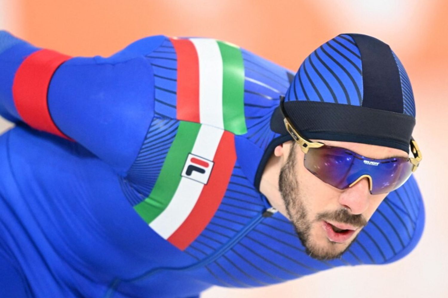 Pattinaggio, c'è solo Ghiotto! È campione del mondo nei 10.000 metri per la terza volta di fila