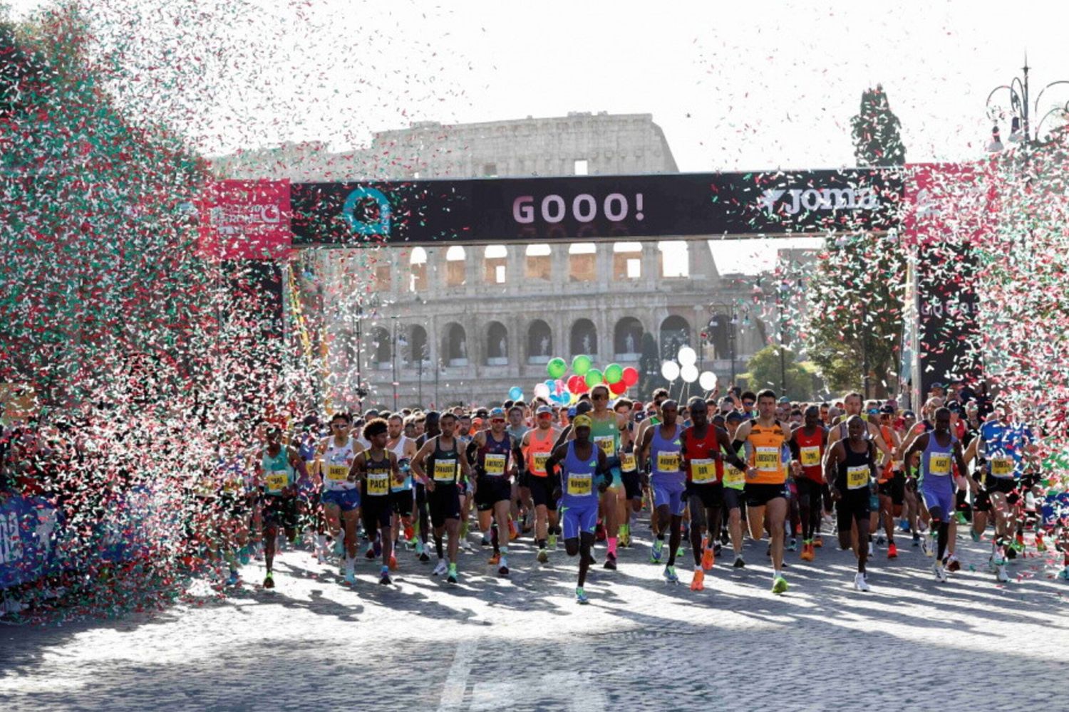 Maratona di Roma da record, 28mila in gara. Vince il Kenia
