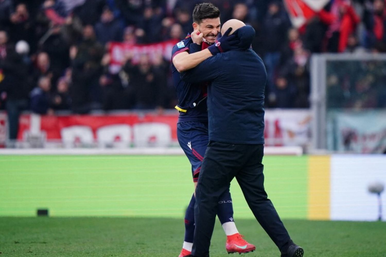 'Manita' del Bologna sulla Lazio, 5-0 e quarto posto in classifica