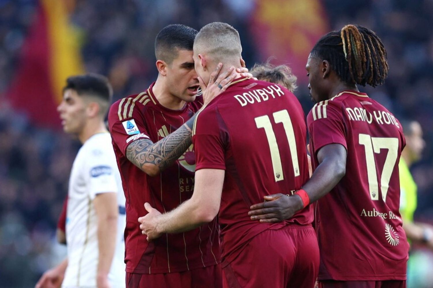 Dovbyk regala il successo alla Roma contro il Cagliari