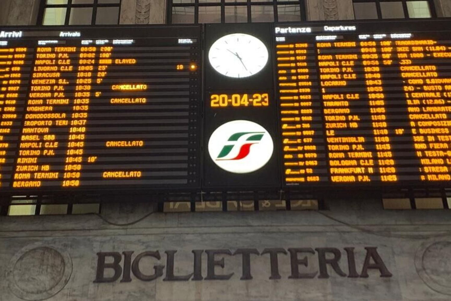 Ritardo treni in stazione