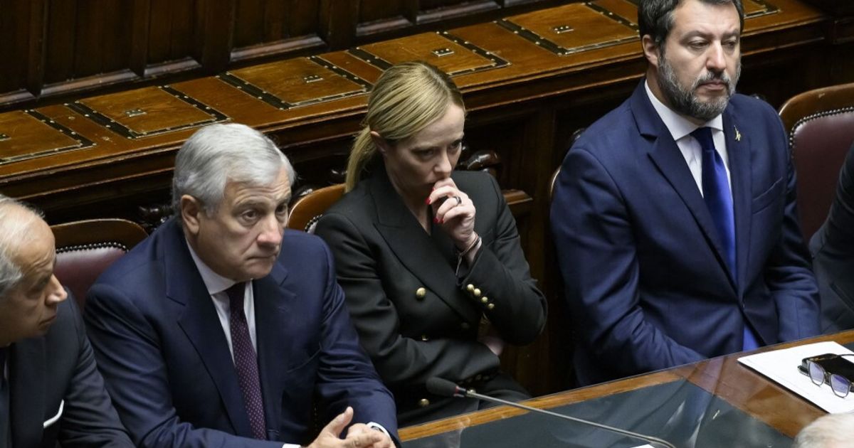 Il centrodestra risale nei sondaggi politici. L