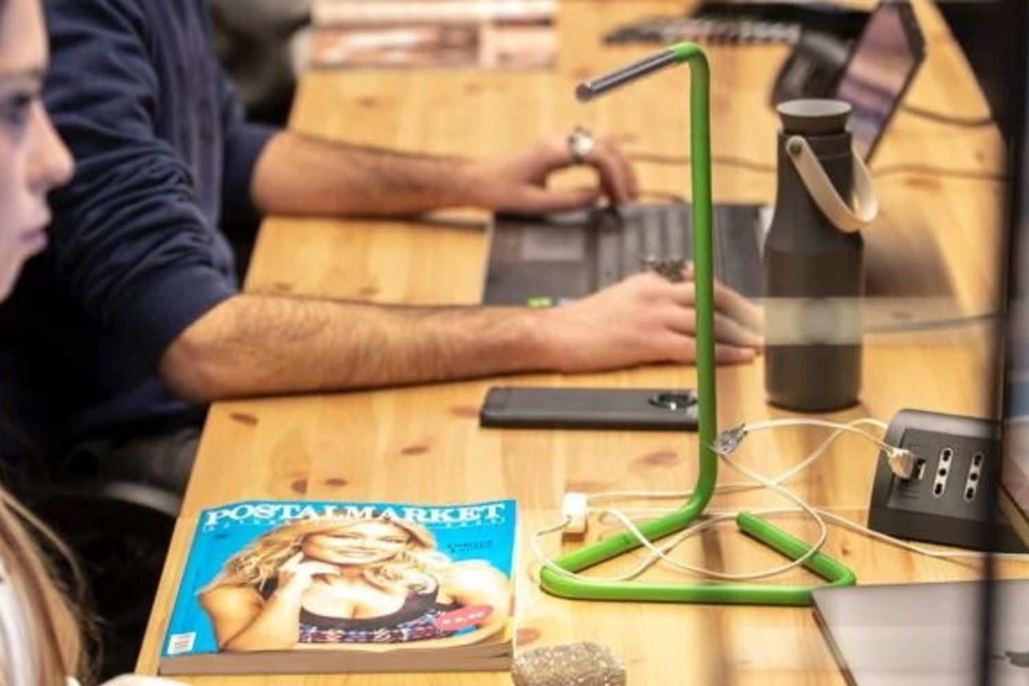 Dipendenti al lavoro nel portale Postalmarket