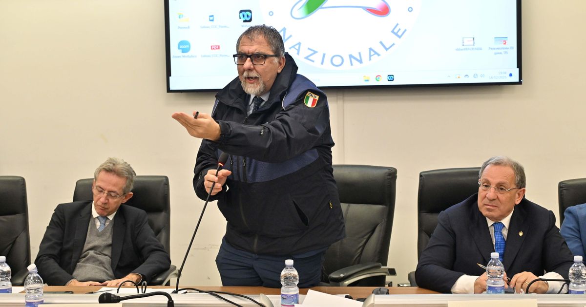 Campi Flegrei e bradisismo, cambiano i livelli di allerta