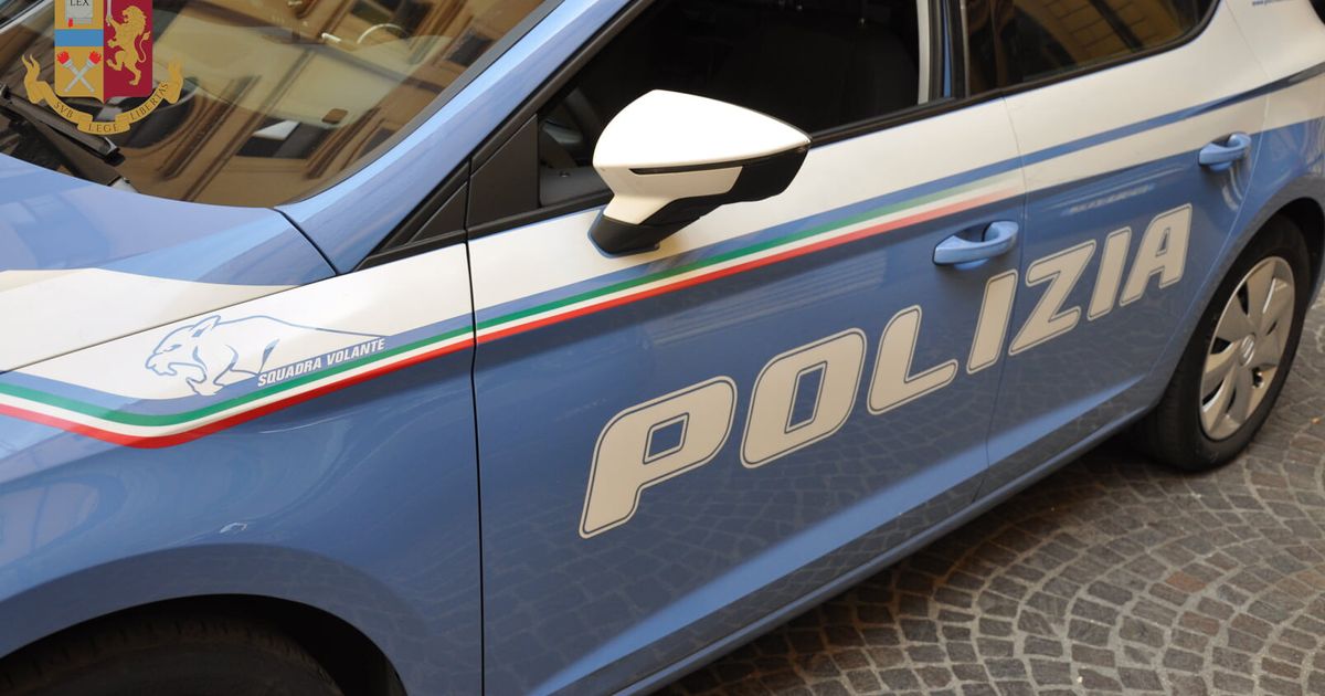 Coniugi trovati morti in casa a Napoli, ipotesi omicidio suicidio