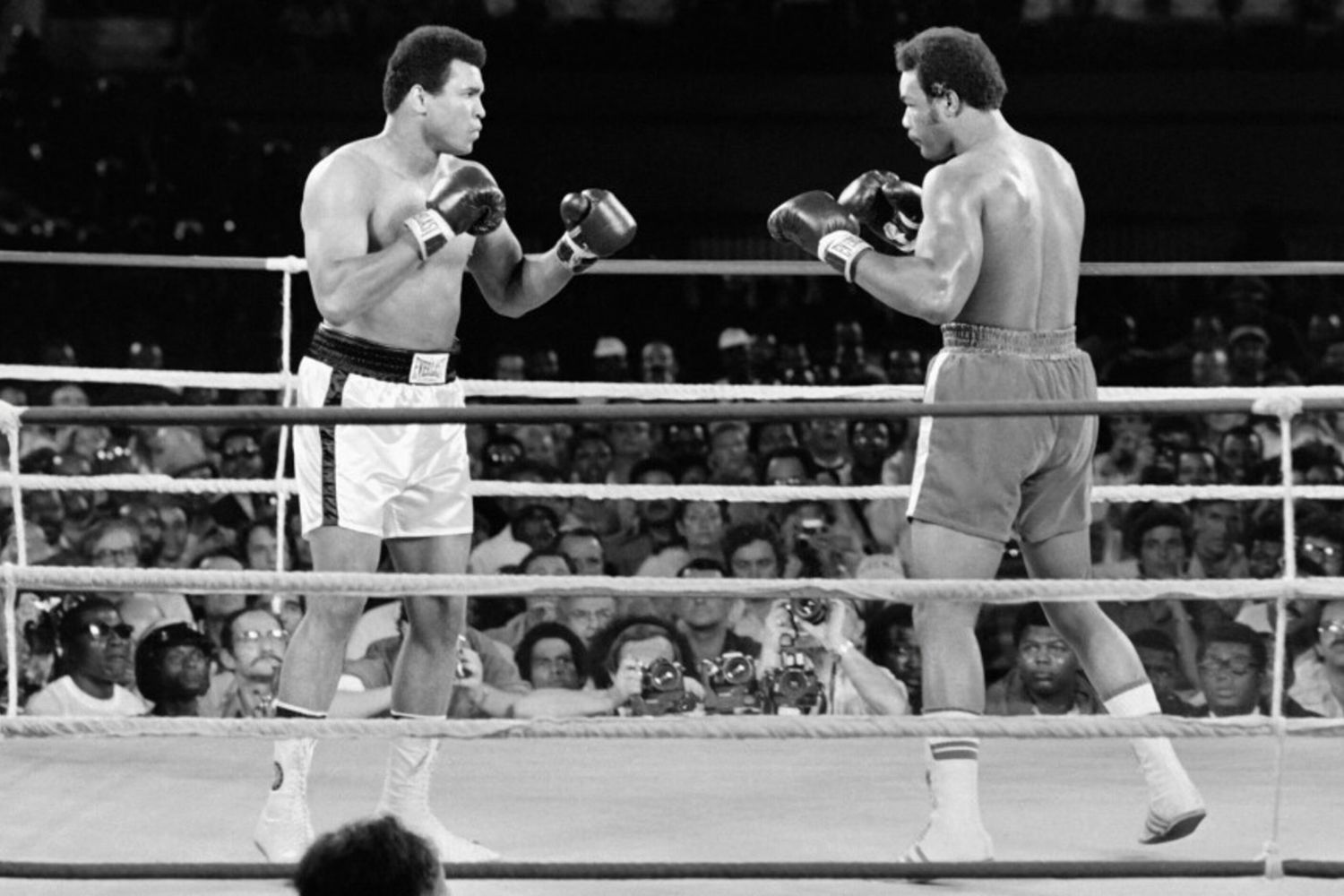 Addio a George Foreman, leggenda del pugilato