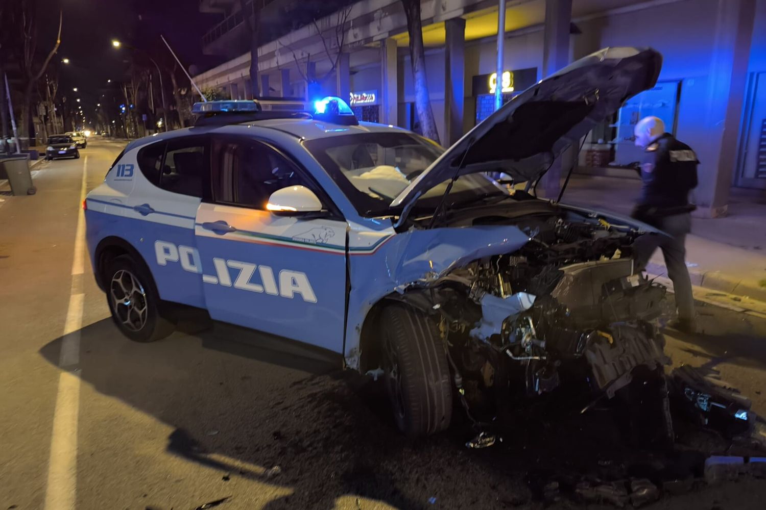 Volante della Polizia a Caserta