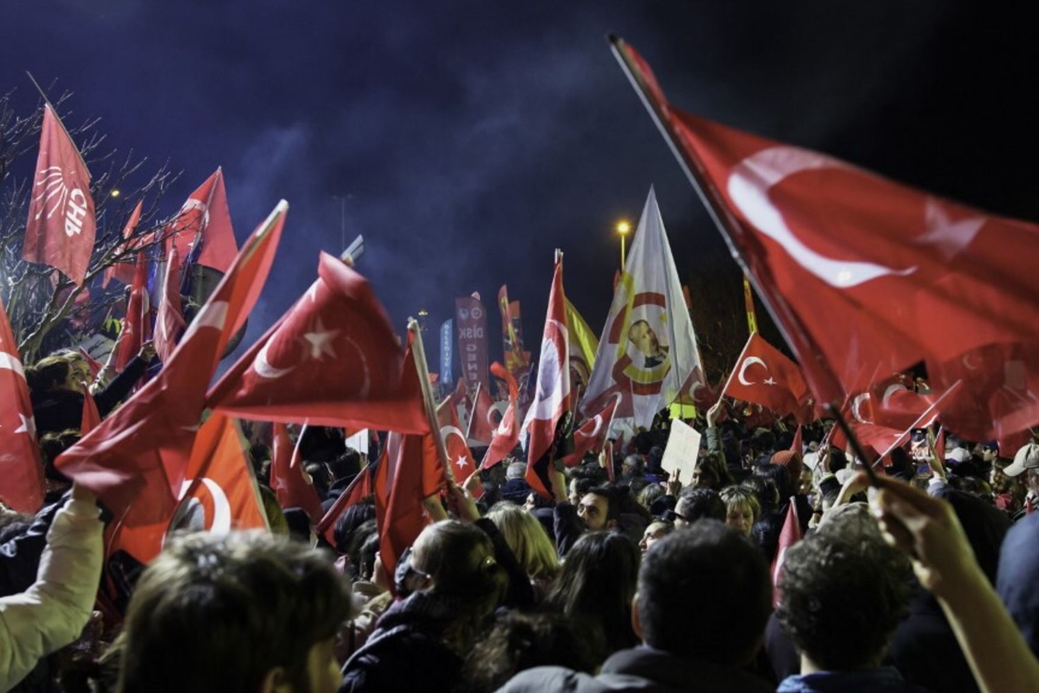 Turchia, stretta sui giornalisti