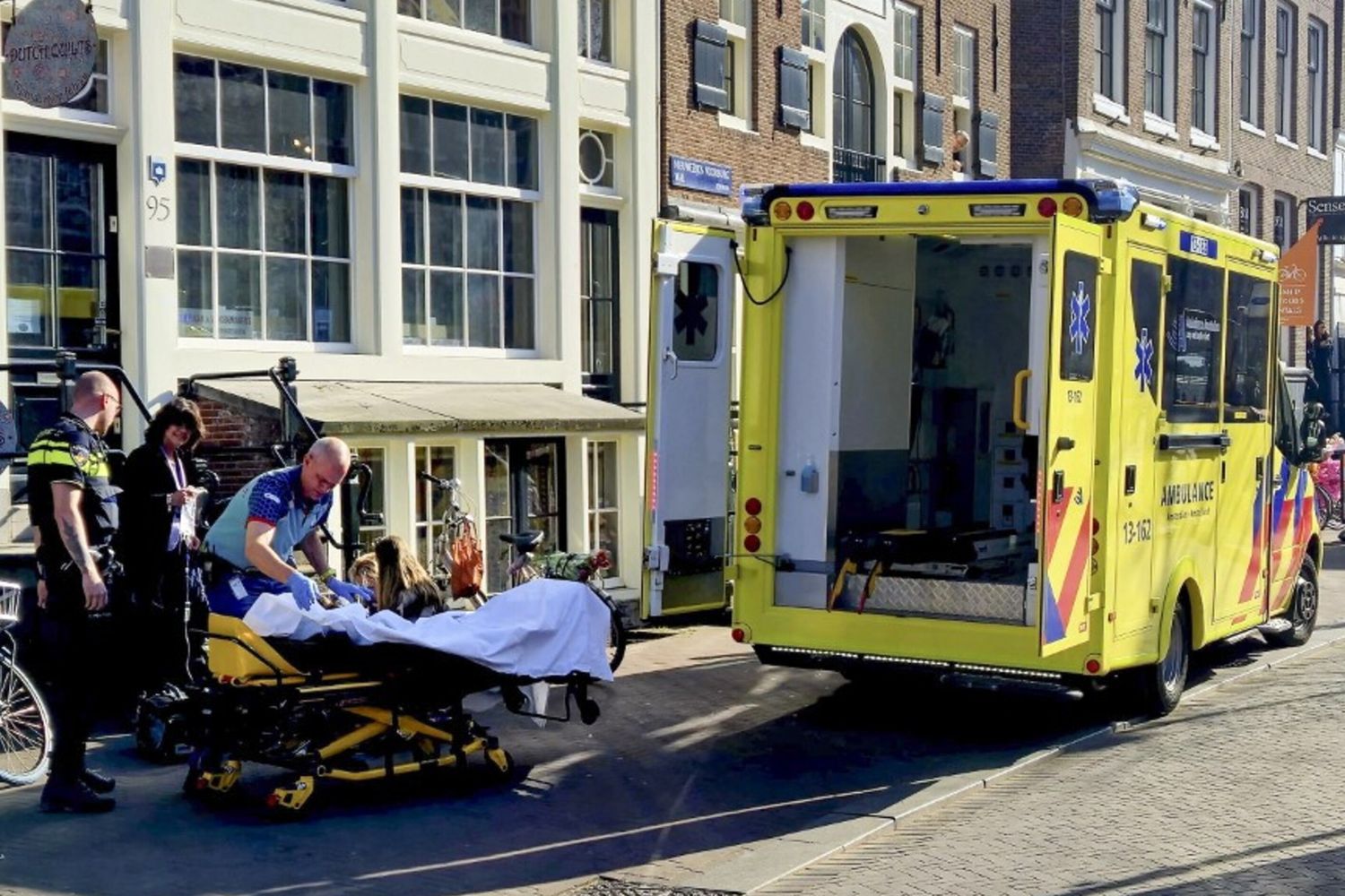 Attacco con coltello nel centro di Amsterdam, 4 feriti gravi