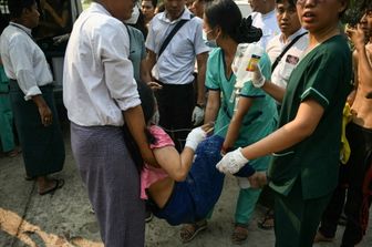 Soccorritori in Myanmar