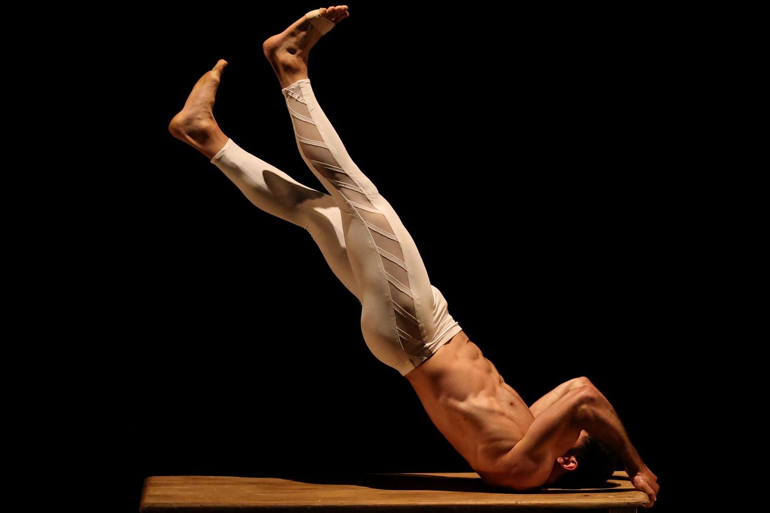 Momix in scena a Roma: torna lo spettacolo di magia e acrobazie