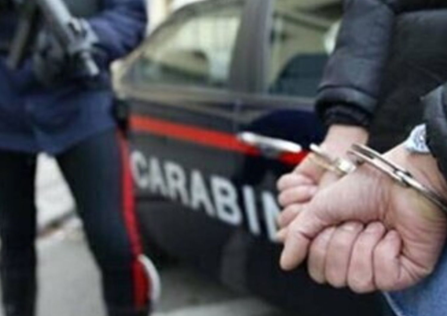 carabinieri arresto manette