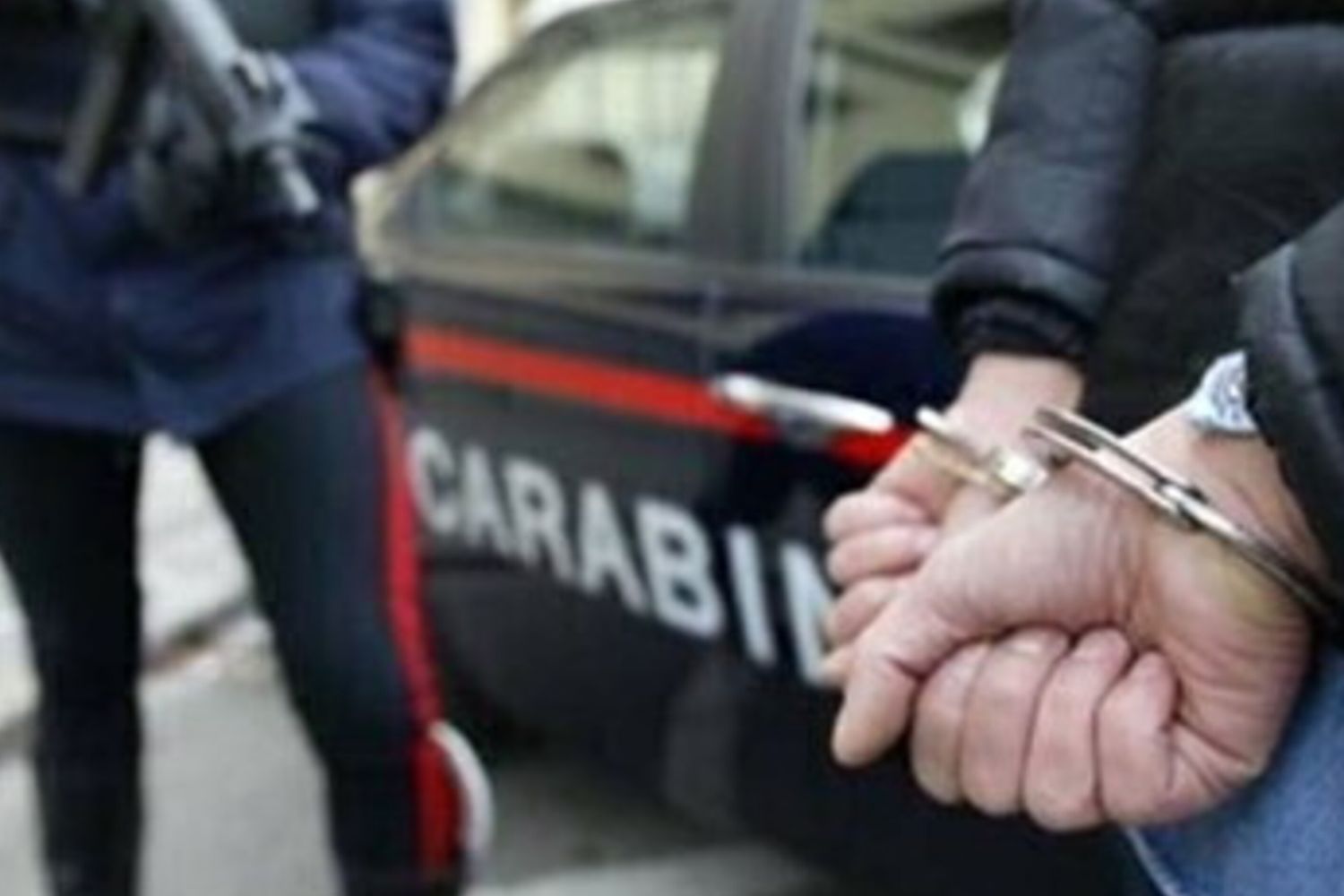 carabinieri arresto manette