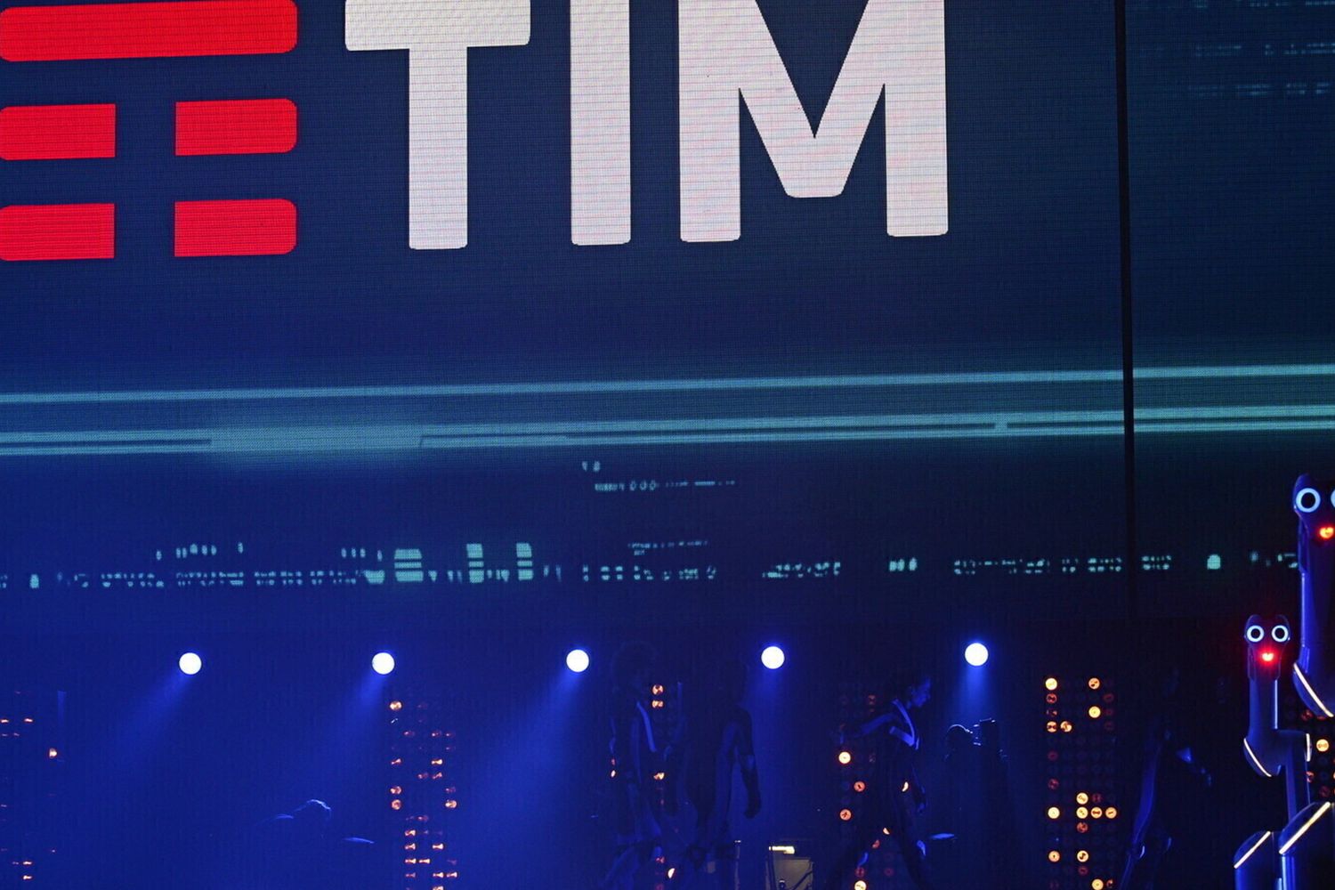 Poste entra in Tim