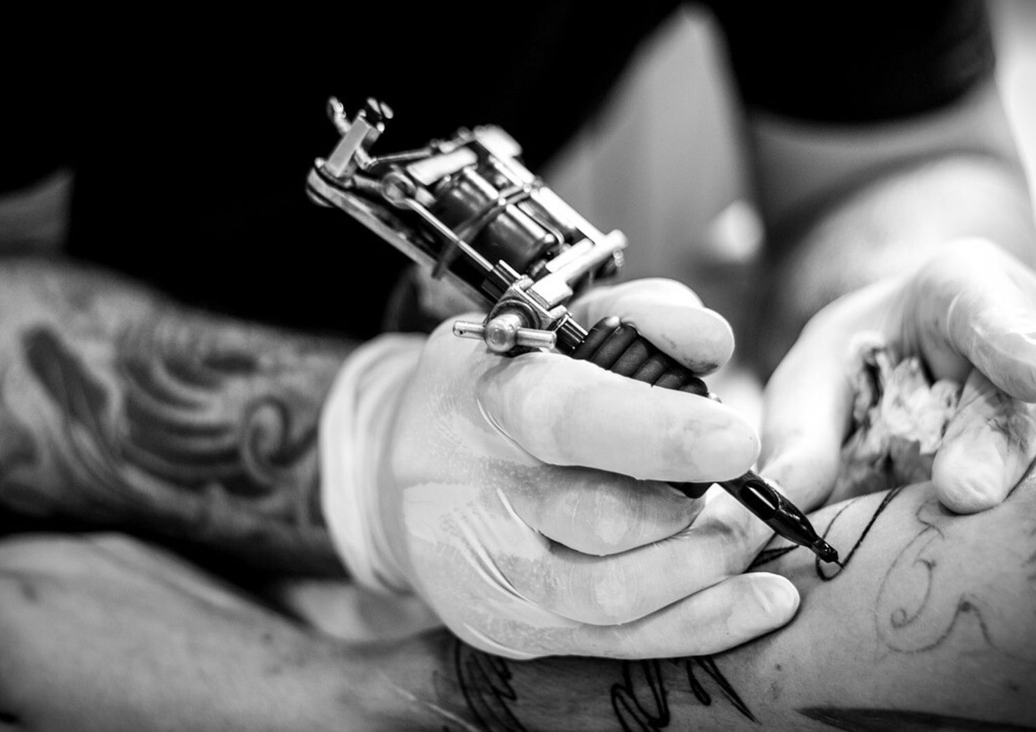 Rischio di cancro triplicato per chi si fa un tatuaggio