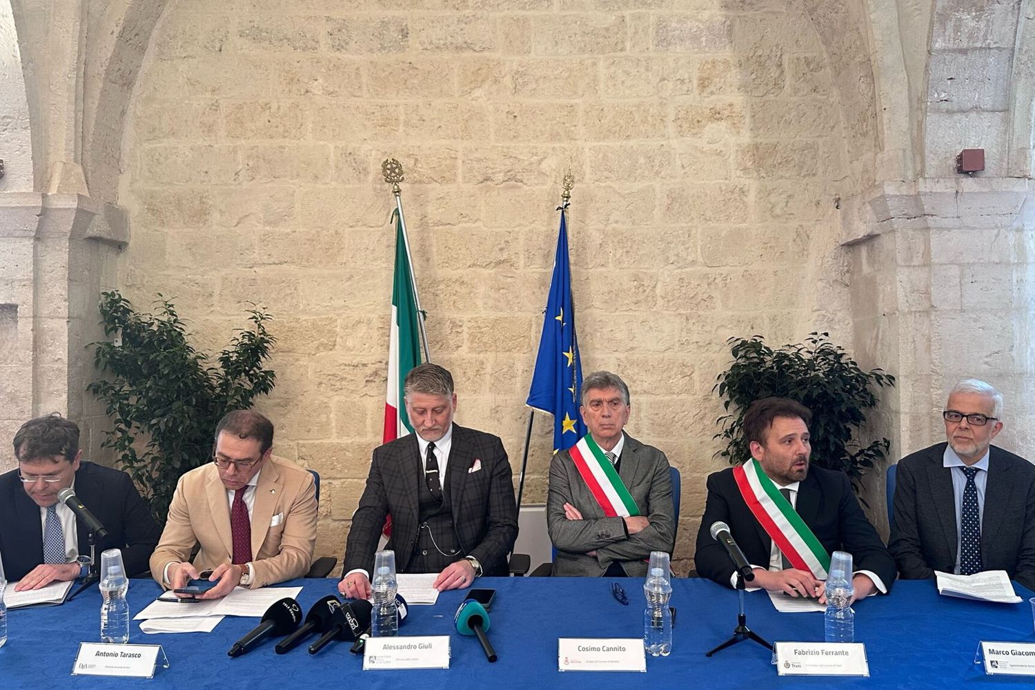 Ministro Giuli all'inaugurazione dell'Archivio di Stato BAT