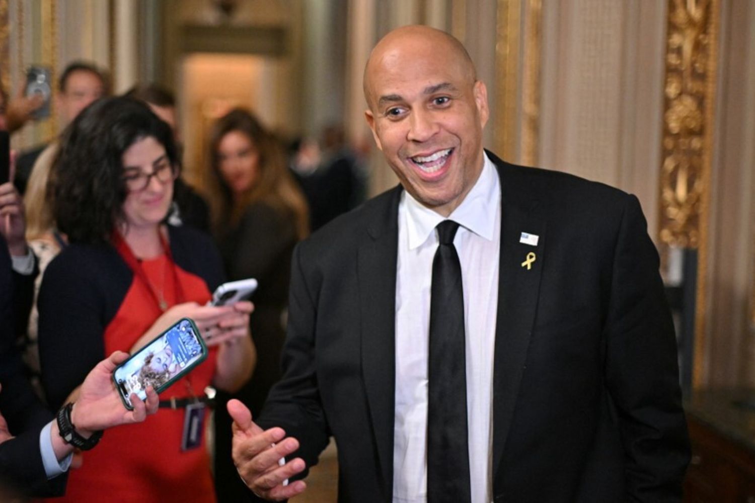La maratona del senatore Cory Booker, un discorso di oltre 24 ore