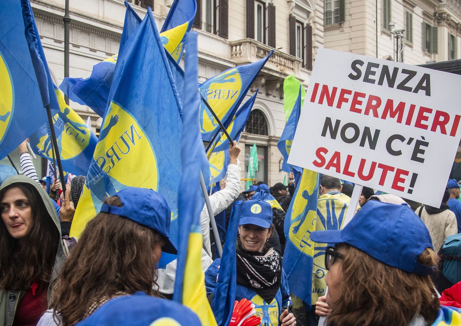 Salari troppo bassi, protestano gli infermieri lombardi