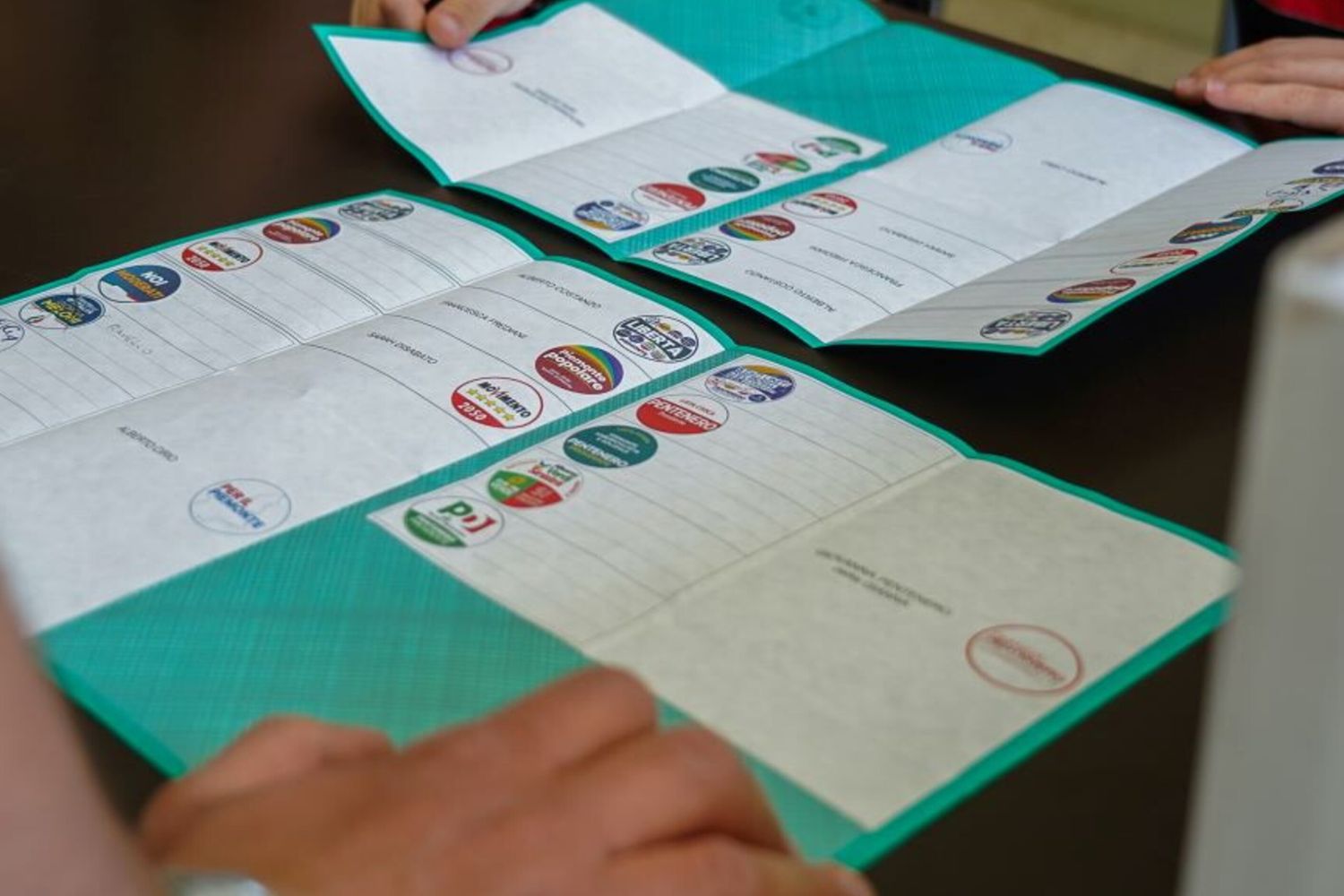 Elezioni, ipotesi cambio regole voto italiani all'estero