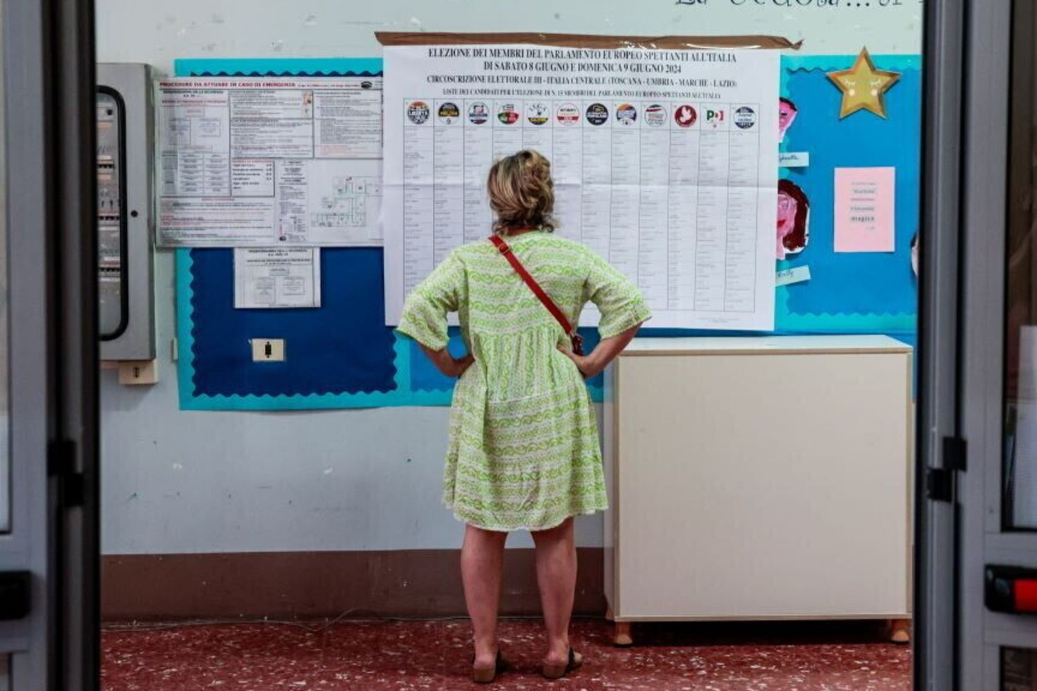 Elezioni - seggio elettorale