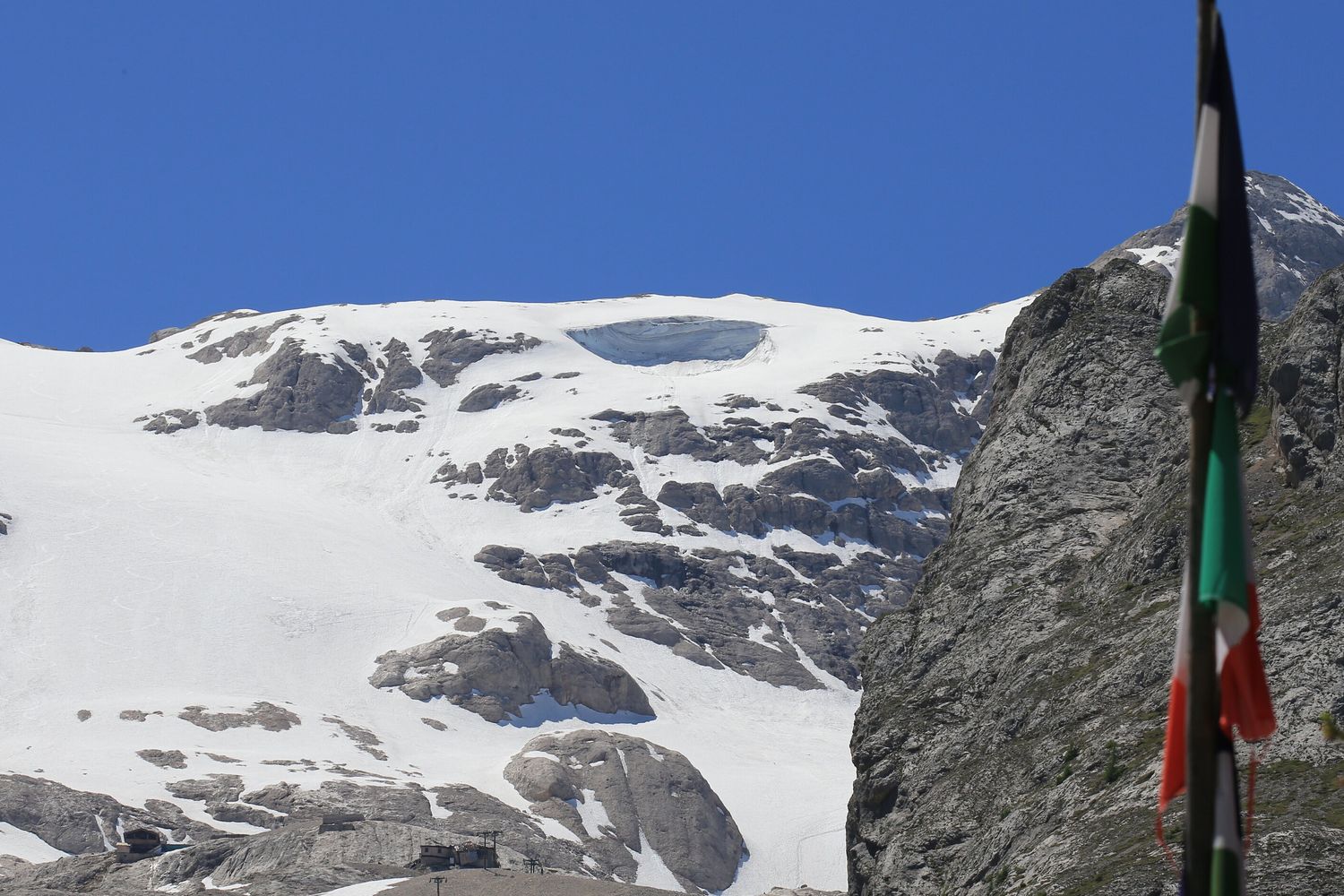 Il ghiacciaio della Marmolada nel giugno del 2023