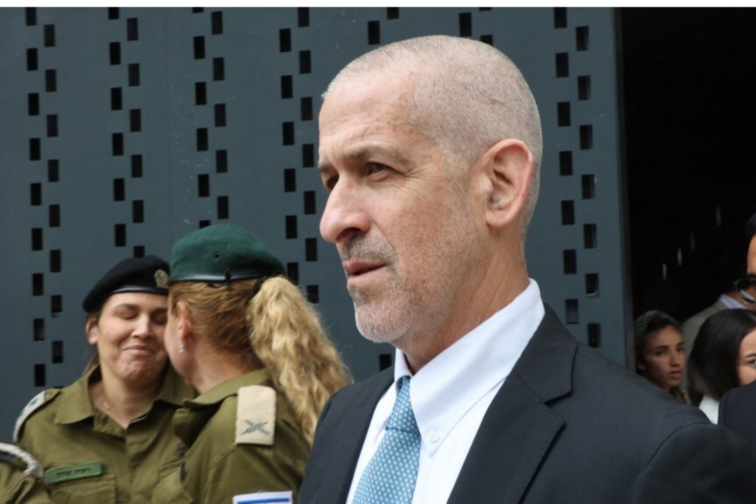 La Corte Suprema congela (fino al 20 aprile) il licenziamento di Bar. Netanyahu "sconcertato"