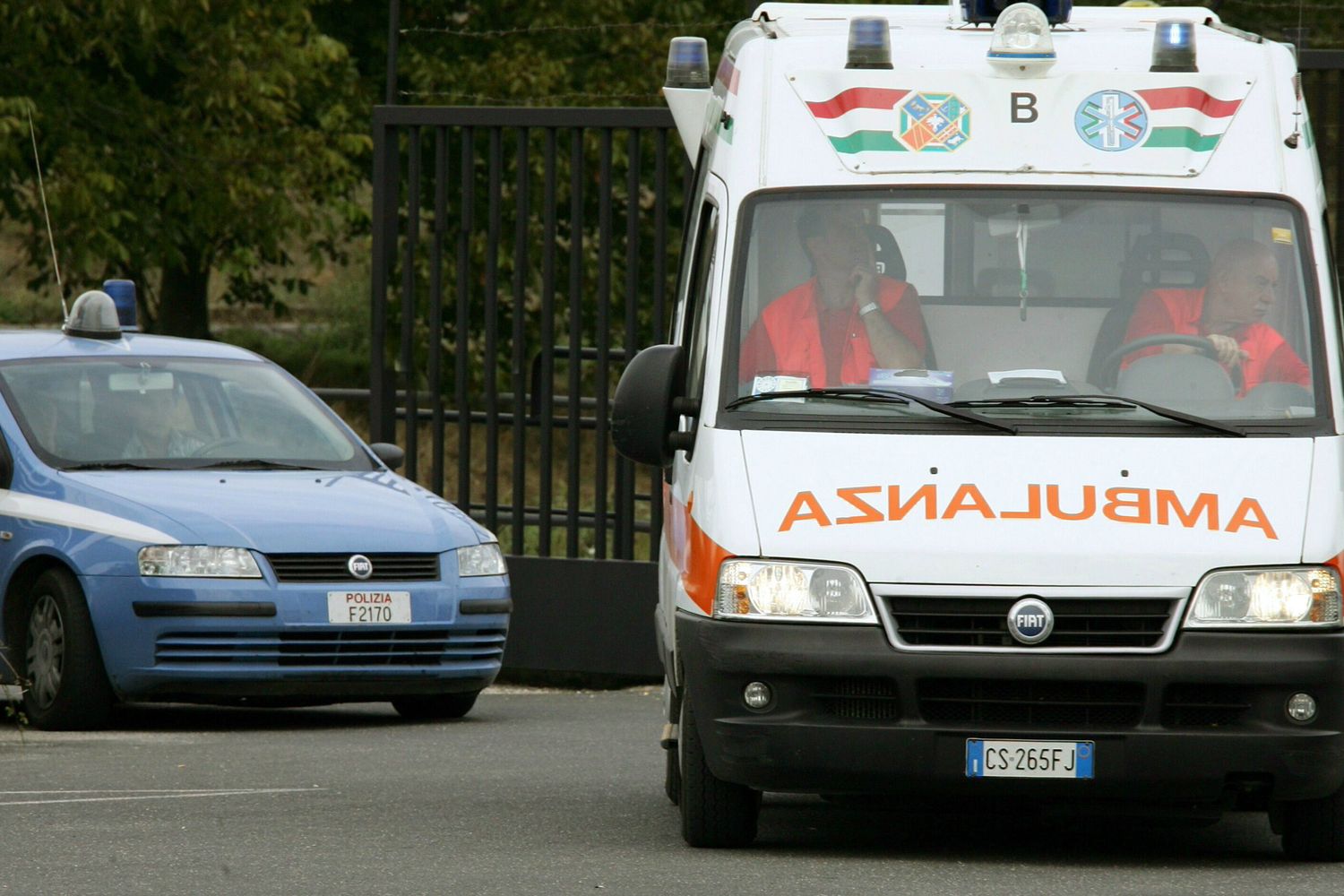 macchina auto polizia ambulanza