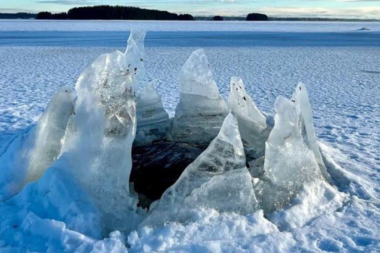 Svezia, misteriose emissioni di metano dal lago Siljan
