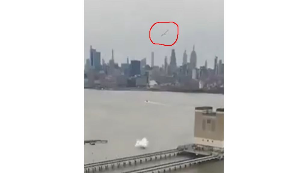 Elicottero cade nel fiume Hudson a New York. Quattro morti, anche un bambino di 10 anni