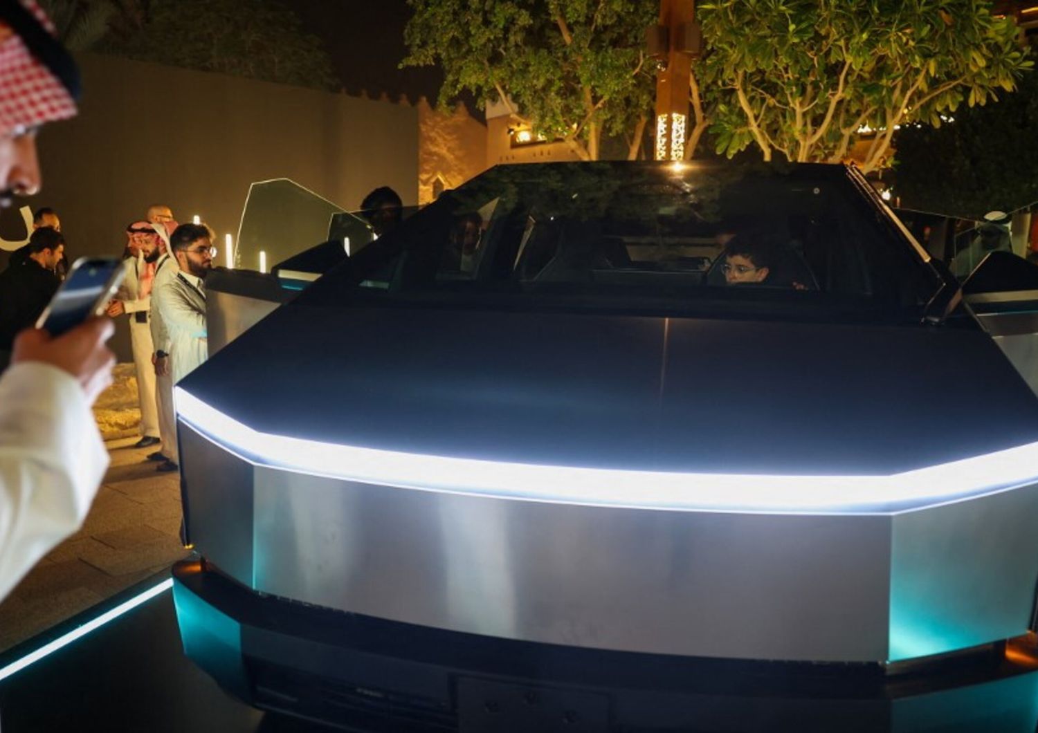 Showroom Tesla in Arabia Saudita