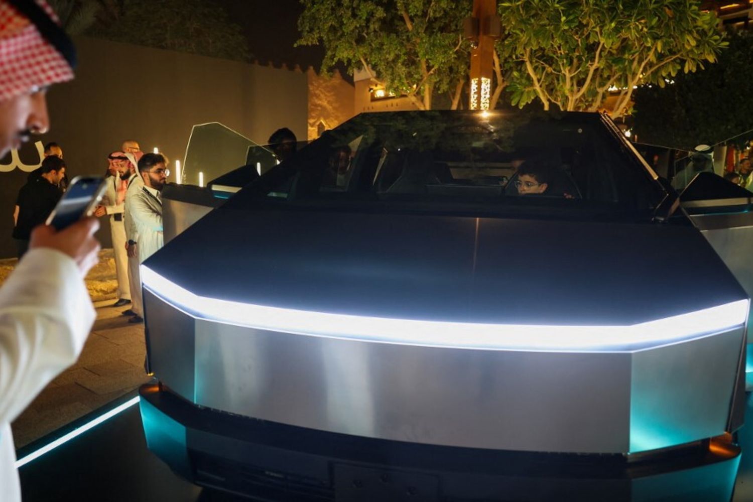 Showroom Tesla in Arabia Saudita
