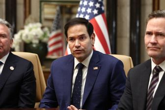 Segretario di Stato degli Stati Uniti Marco Rubio (C), Consigliere per la Sicurezza Nazionale Mike Waltz (R) e Inviato speciale per il Medio Oriente Steve Witkoff
