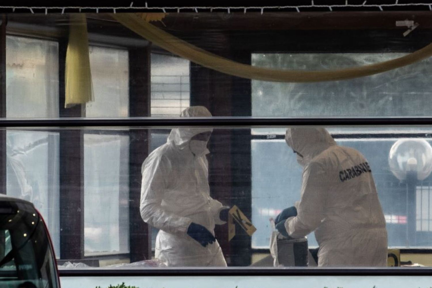 Rilievi nel gazebo dove è avvenuta la "Strage di Fidene"