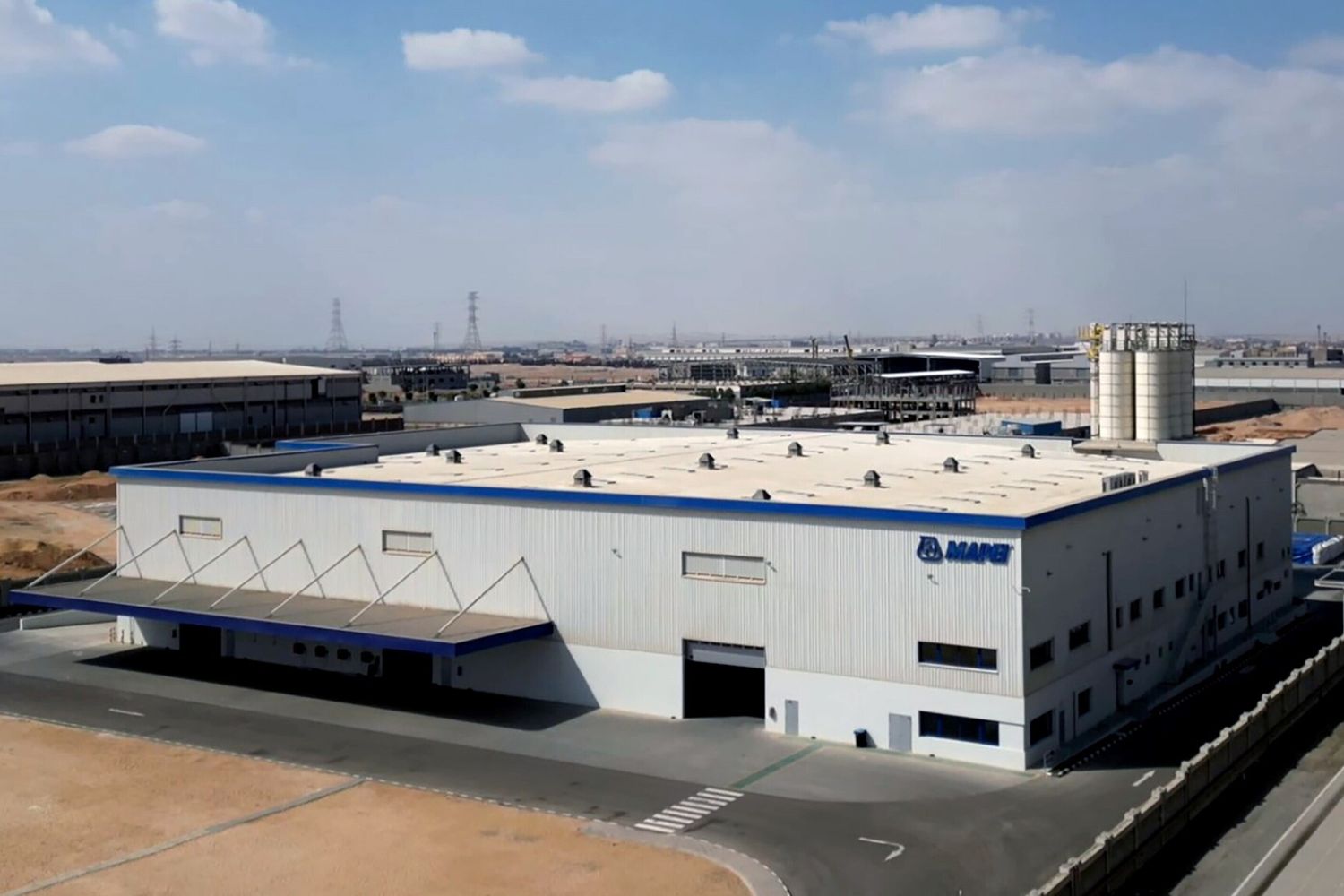 Il gruppo italiano Mapei inaugura un nuovo stabilimento a nord-ovest del Cairo