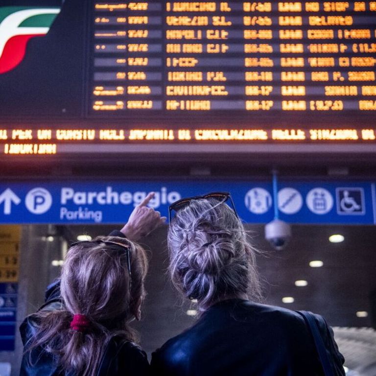 Maltempo treni cancellati