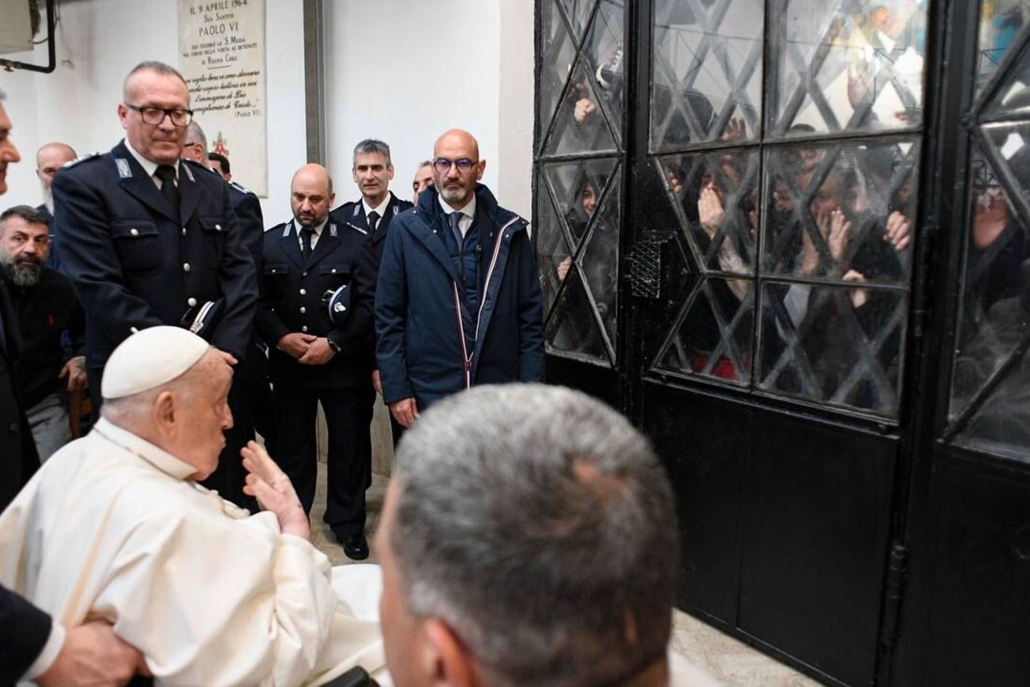 Il Papa incontra i detenuti di Regina Coeli, "con voi anche quest'anno"