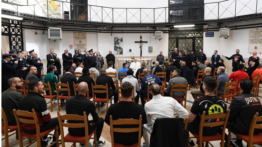 Il Papa incontra i detenuti di Regina Coeli, "con voi anche quest'anno"
