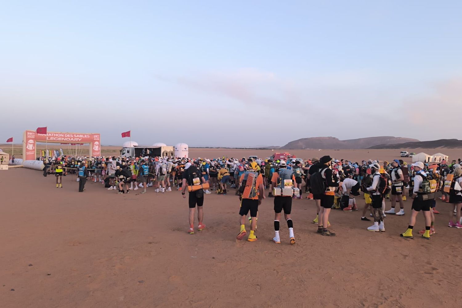 Più di 1000 atleti alla Marathon des Sables: vince il marocchino Rachid El Morabity, quarta una francese