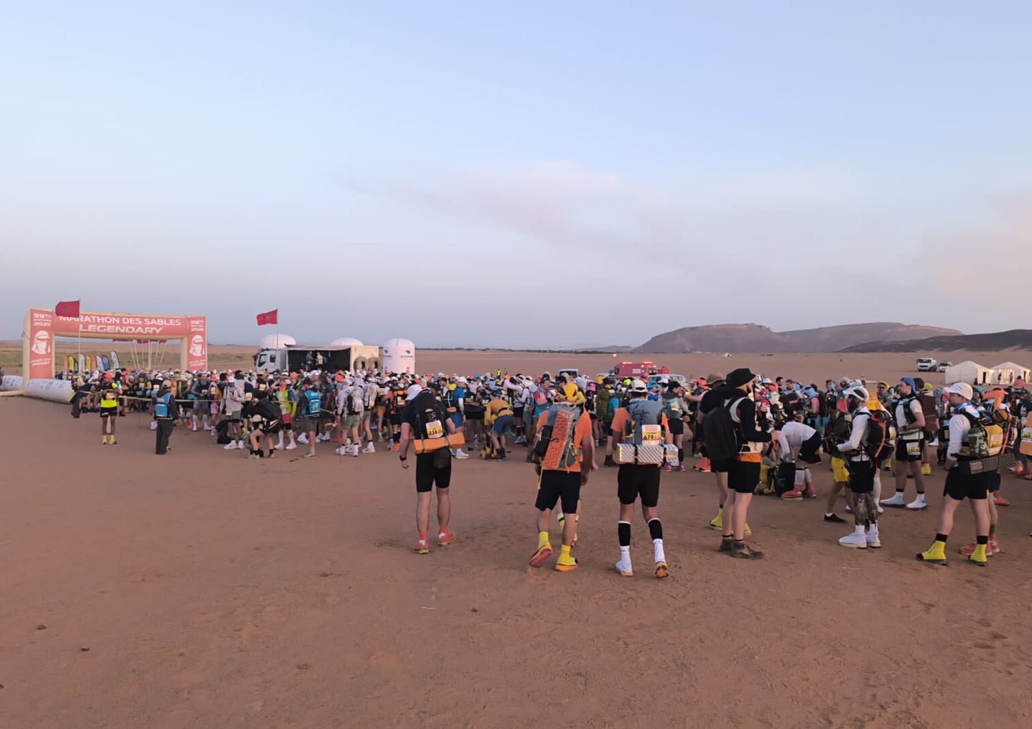 Più di 1000 atleti alla Marathon des Sables: vince il marocchino Rachid El Morabity, quarta una francese