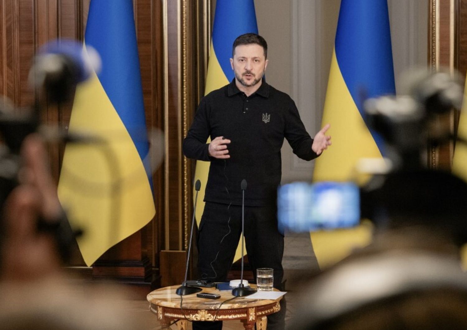 Zelensky: "La tregua di Pasqua regge ma sono numerose le violazioni russe"